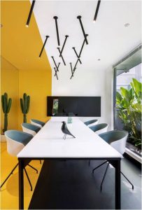 Touch of yellow in an office space