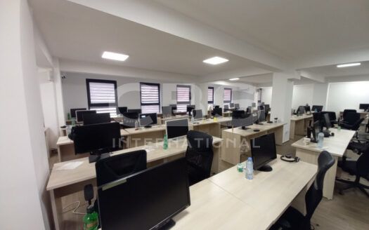 Деловен објект за изнајмување во Влае