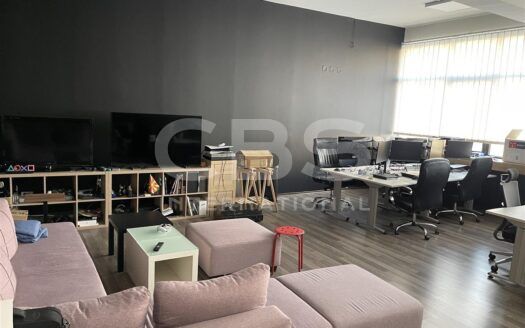 Современ деловен простор во Аеродром