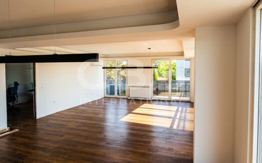 Деловен објект за изнајмување во Тафталиџе