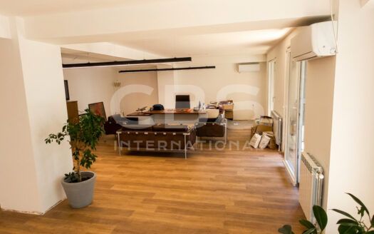 Деловен објект за изнајмување во Тафталиџе