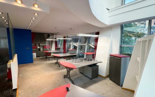 Се издава деловна зграда во Центар на Скопје – 600 м²