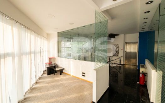 Се издава деловна зграда во Центар на Скопје – 600 м²