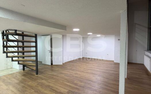 Се изнајмува деловен простор во Центар на топ локација