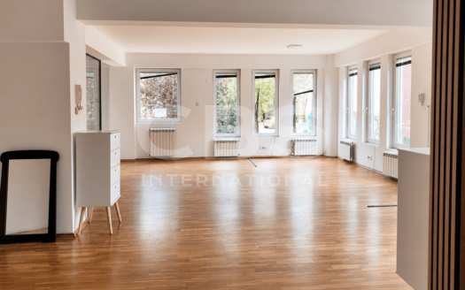 Канцелариски простор од 84м² за изнајмување во Дебар Маало