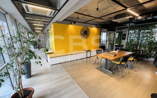 Деловен простор за изнајмување | 160 м² со 5 канцеларии и конференциски дел