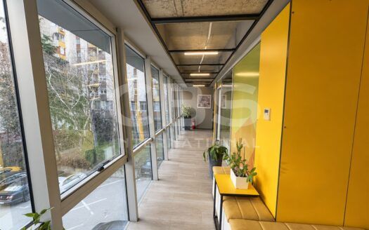Деловен простор за изнајмување | 160 м² со 5 канцеларии и конференциски дел