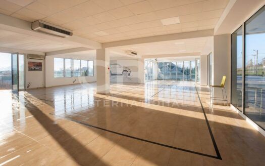 Канцелариски простор од 376 м² со приватен паркинг – Карпош / Момин поток