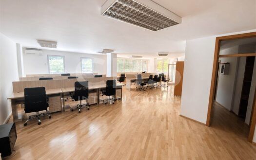 Простор 153м² со флексибилен распоред и повеќенаменски потенцијал